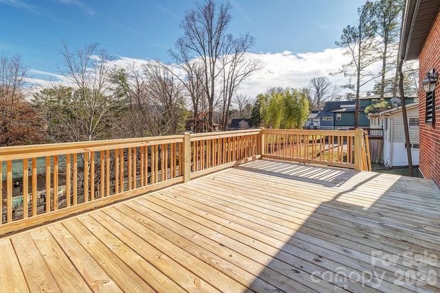 55 Cisco Road, Asheville, NC 28805