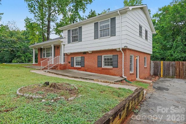 6601 Lynfield Drive, Charlotte, NC 28212