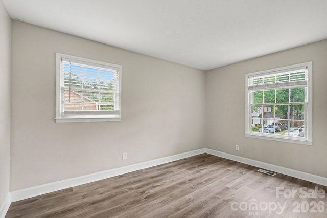 6601 Lynfield Drive, Charlotte, NC 28212