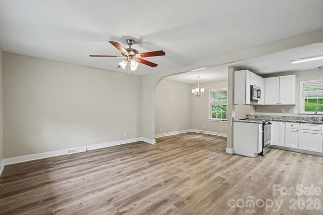 6601 Lynfield Drive, Charlotte, NC 28212