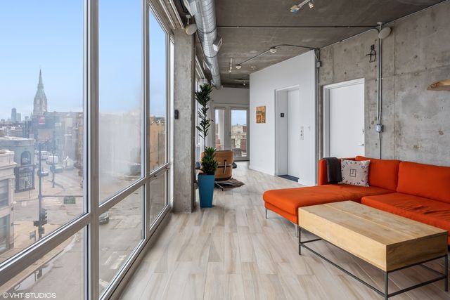 3110 N Greenview Avenue 4E, Chicago, IL 60657