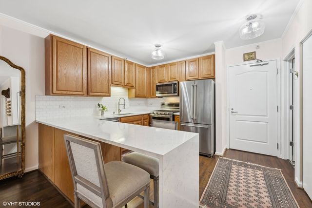 630 N STATE Street 2103, Chicago, IL 60654