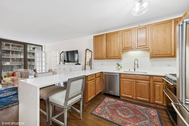 630 N STATE Street 2103, Chicago, IL 60654