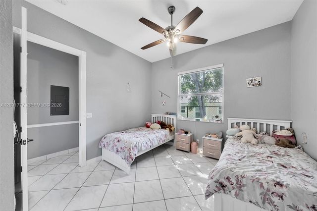 8908 NW 40th St, Coral Springs, FL 33065