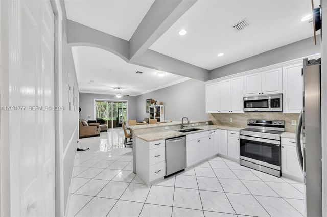 8908 NW 40th St, Coral Springs, FL 33065