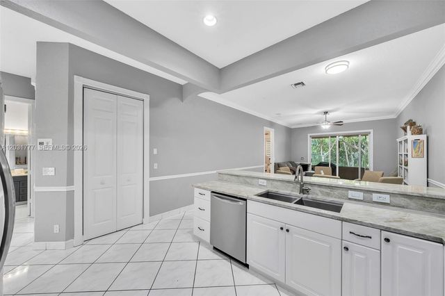 8908 NW 40th St, Coral Springs, FL 33065