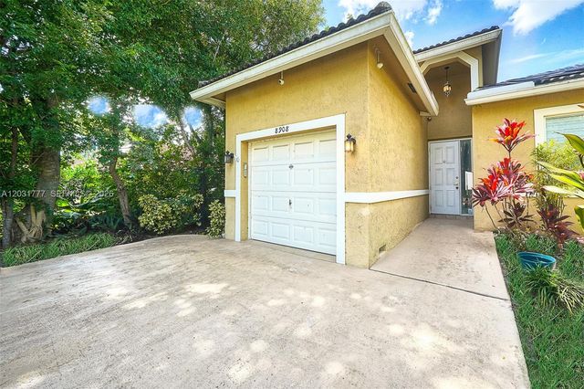 8908 NW 40th St, Coral Springs, FL 33065
