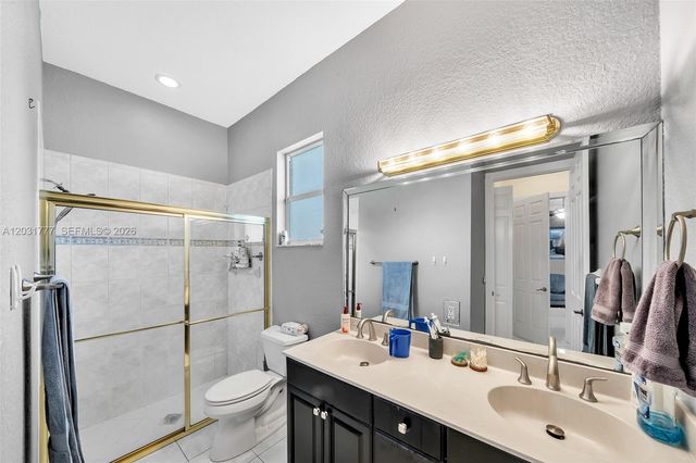 8908 NW 40th St, Coral Springs, FL 33065