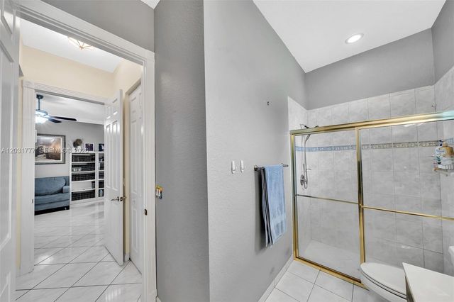 8908 NW 40th St, Coral Springs, FL 33065