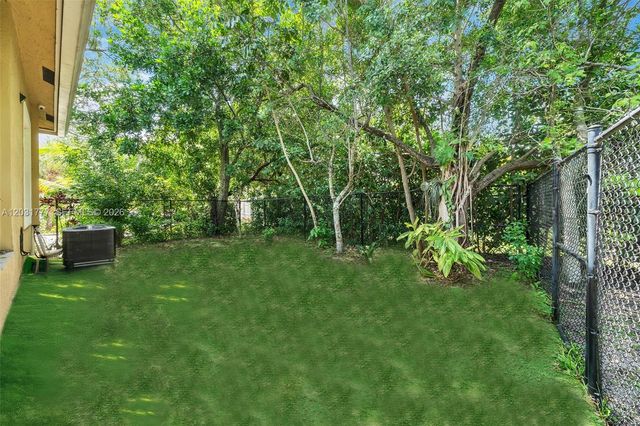 8908 NW 40th St, Coral Springs, FL 33065