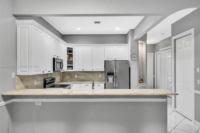8908 NW 40th St, Coral Springs, FL 33065