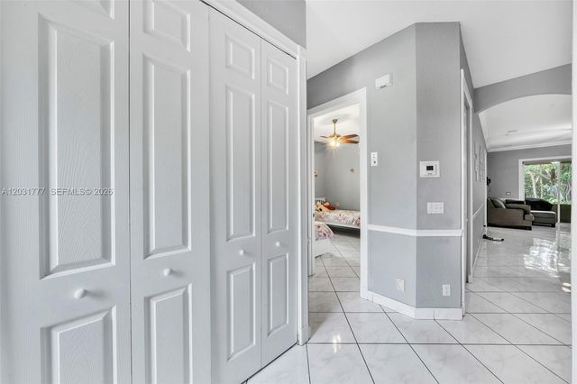 8908 NW 40th St, Coral Springs, FL 33065