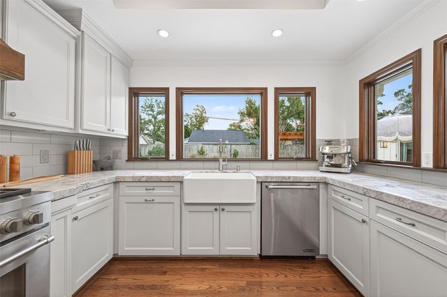 426 W Gaywood Drive, Houston, TX 77079