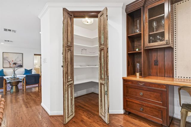 426 W Gaywood Drive, Houston, TX 77079