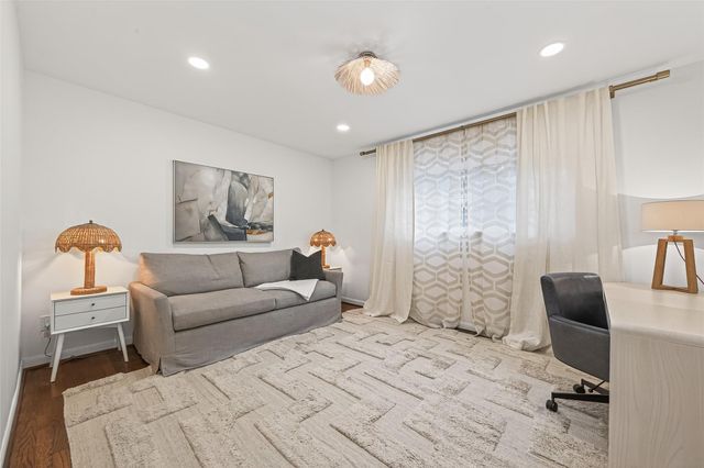 426 W Gaywood Drive, Houston, TX 77079