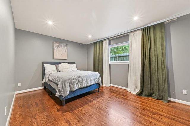 426 W Gaywood Drive, Houston, TX 77079