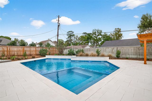 426 W Gaywood Drive, Houston, TX 77079