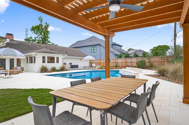 426 W Gaywood Drive, Houston, TX 77079