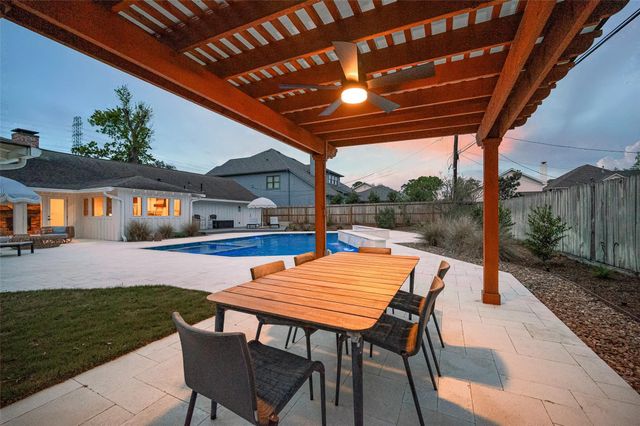 426 W Gaywood Drive, Houston, TX 77079