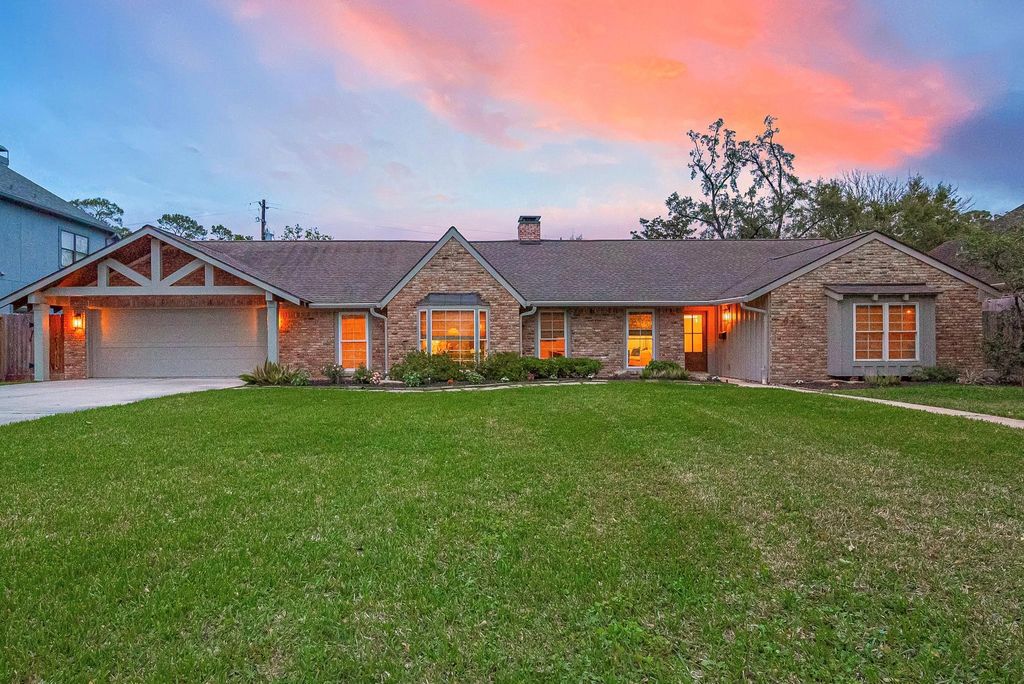 426 W Gaywood Drive, Houston, TX 77079