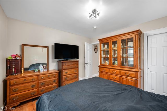 5234 Erwin Street, Maple Heights, OH 44137