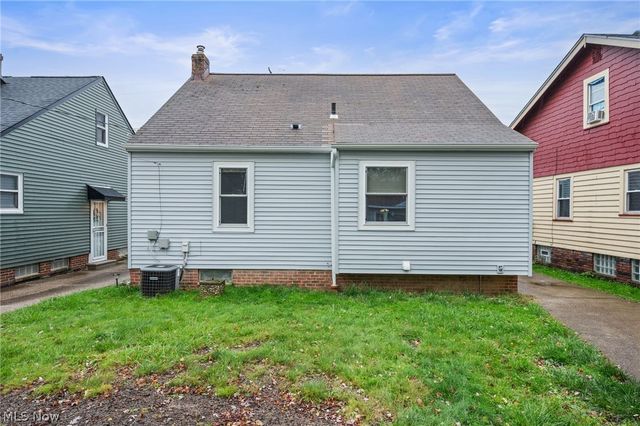 5234 Erwin Street, Maple Heights, OH 44137