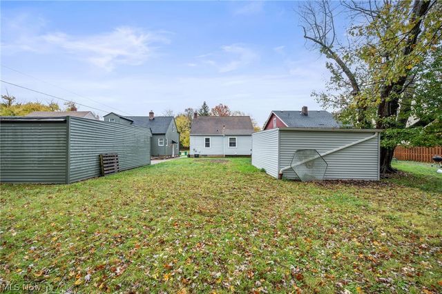 5234 Erwin Street, Maple Heights, OH 44137