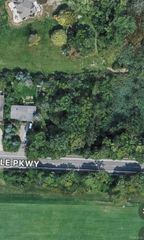 000 Parkway Road, Grosse Ile Township, MI 48138