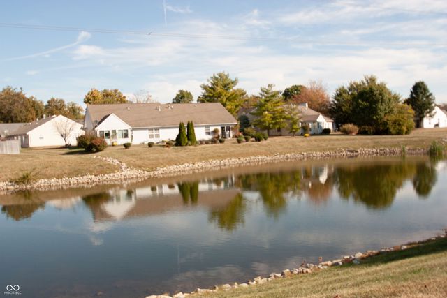 5723 Eden Village Way, Indianapolis, IN 46254