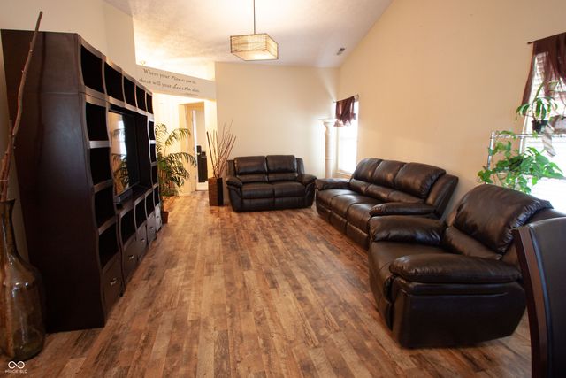 5723 Eden Village Way, Indianapolis, IN 46254