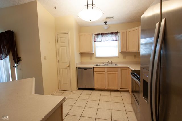 5723 Eden Village Way, Indianapolis, IN 46254