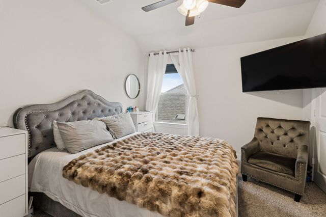11208 Canyon Mine Drive, Aubrey, TX 76227