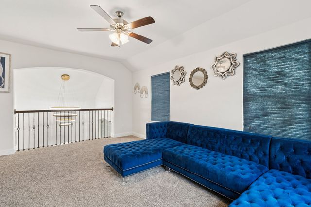 11208 Canyon Mine Drive, Aubrey, TX 76227