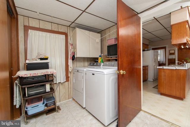 333 BROAD ST, Elmer, NJ 08318