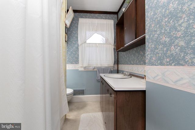 333 BROAD ST, Elmer, NJ 08318