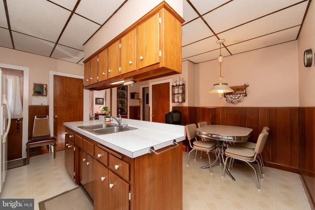 333 BROAD ST, Elmer, NJ 08318