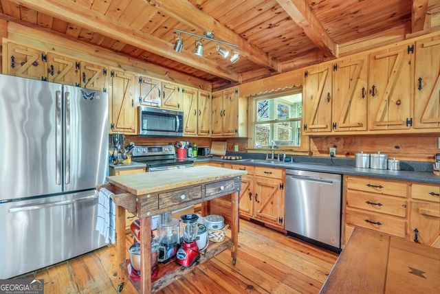 330 Country Kitchen Road, Barnesville, GA 30204