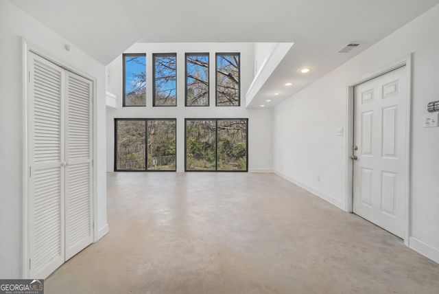 330 Country Kitchen Road, Barnesville, GA 30204