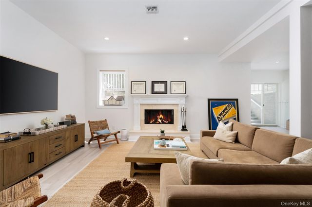3 Bridies Path, Southampton, NY 11968