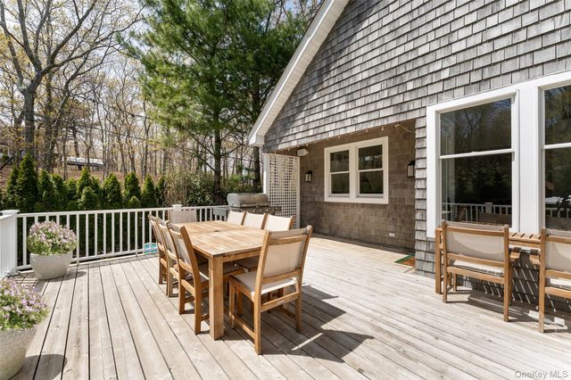 3 Bridies Path, Southampton, NY 11968