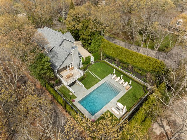 3 Bridies Path, Southampton, NY 11968