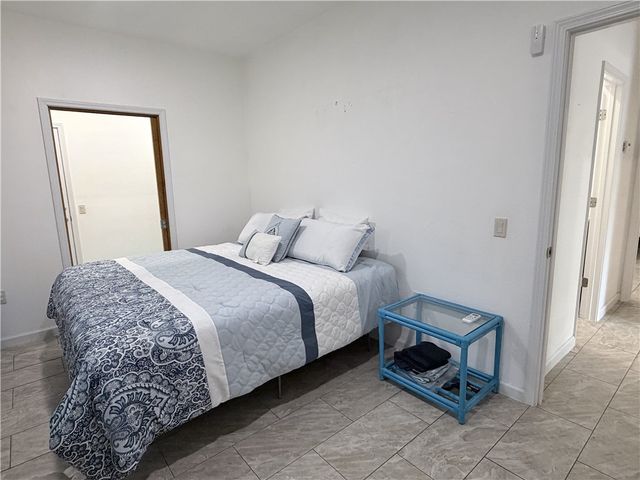 803 Hardee St, Rockport, TX 78382