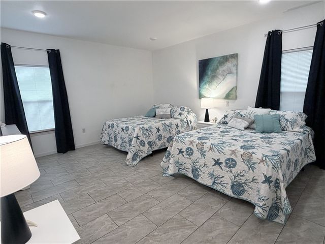 803 Hardee St, Rockport, TX 78382