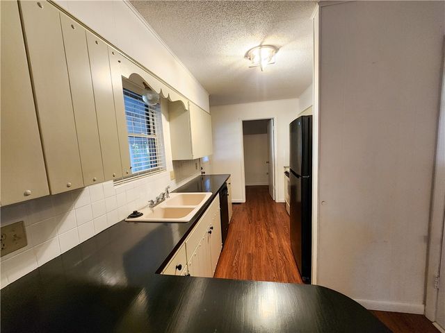 2006 S 16Th, Rogers, AR 72758