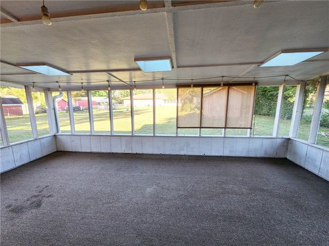 2006 S 16Th, Rogers, AR 72758