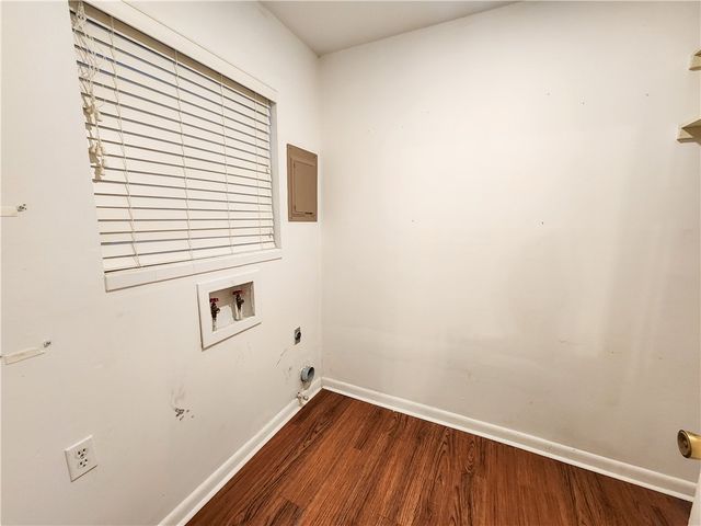 2006 S 16Th, Rogers, AR 72758