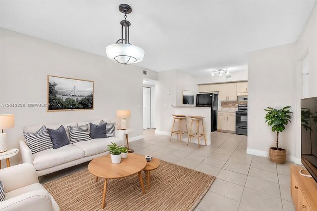 3690 N 56th Ave 903, Hollywood, FL 33021