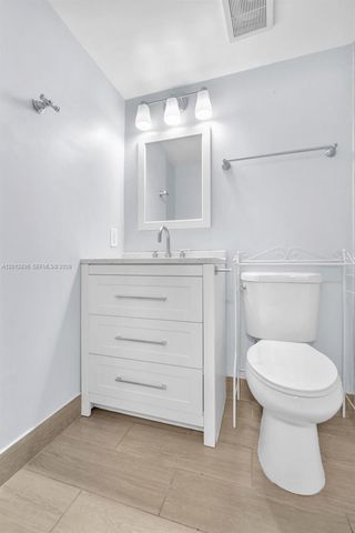 3690 N 56th Ave 903, Hollywood, FL 33021