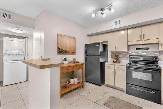 3690 N 56th Ave 903, Hollywood, FL 33021