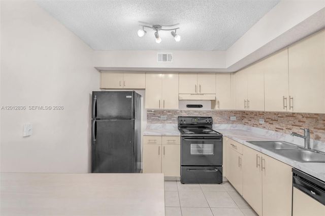 3690 N 56th Ave 903, Hollywood, FL 33021